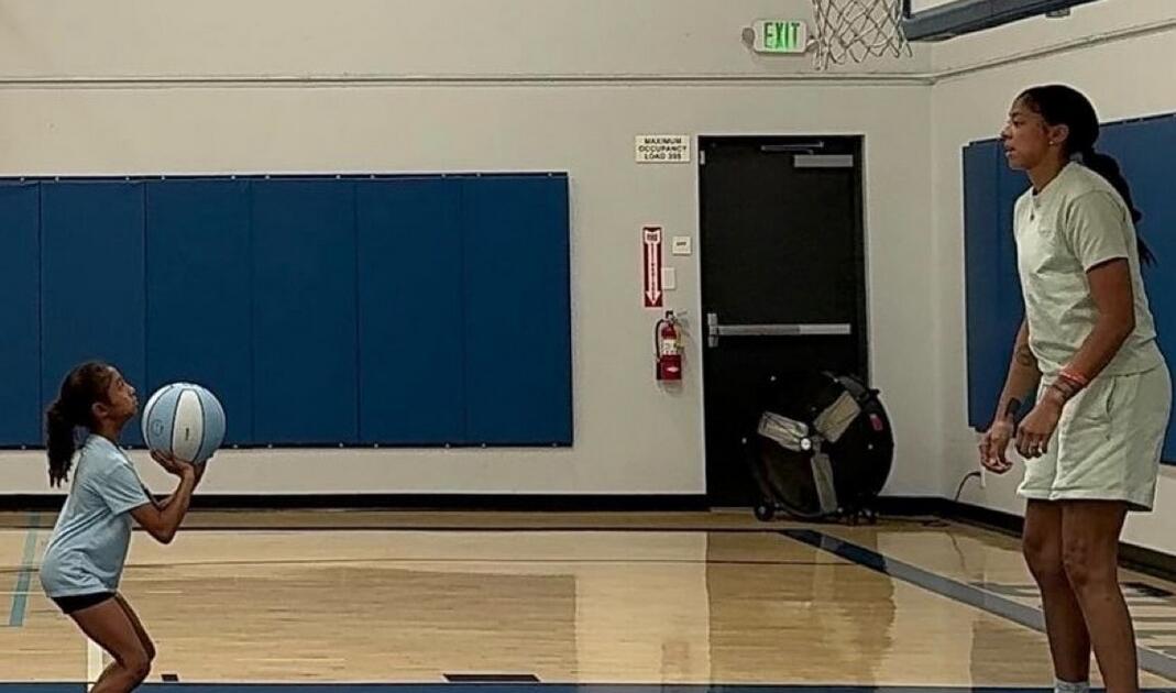 NBA / 迷你曼巴上線！「女飛人」帕克教科比7歲女兒打球：籃球在她的血液里！