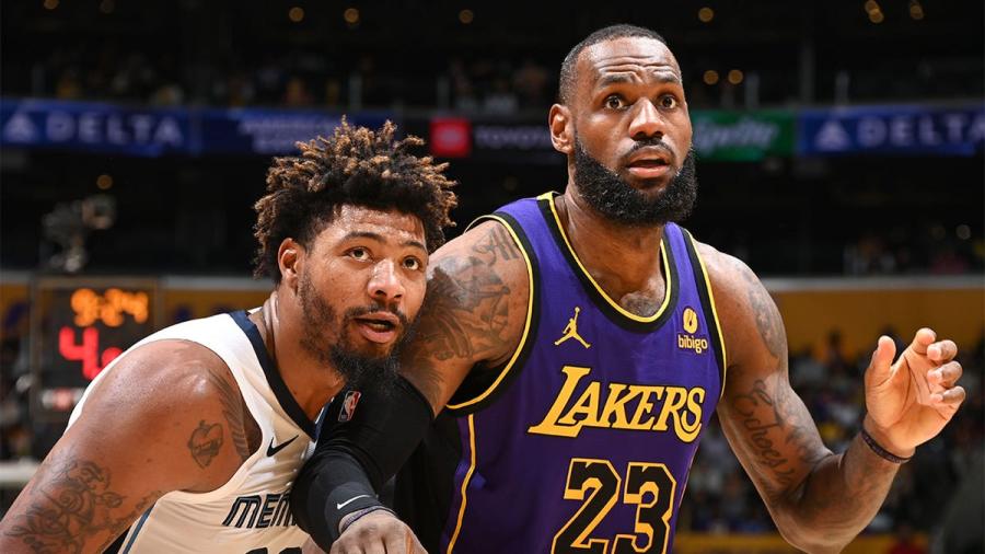 LeBron James gives blunt assessment of Lakers after Memphis loss: 'We just suck right now'