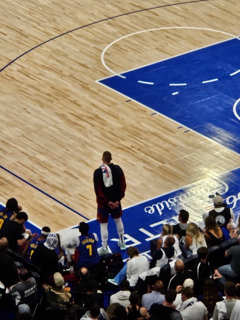 NBA / 當金塊落後50分時，約基奇拒絕坐在板凳席上！「恥辱一戰」徹底激怒了他-黑特籃球-NBA新聞影音圖片分享社區