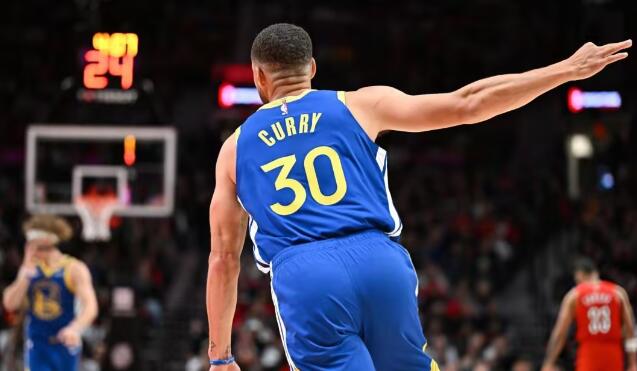 NBA / 勇士狂勝拓荒迎開門紅！Curry 17+9+10，希爾德5顆三分砍下22分（影）