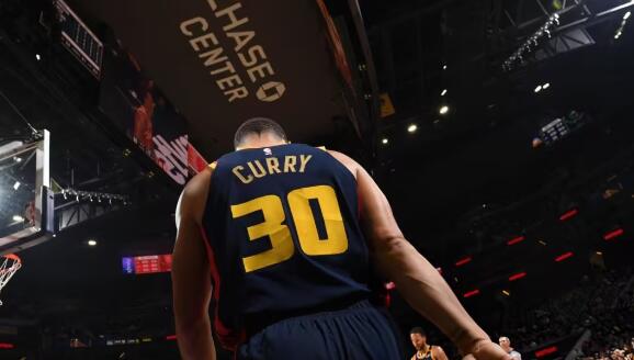 NBA / Curry 23分4板8助4三分！僅10次出手太高效，勇士5戰4勝守住西一（影）