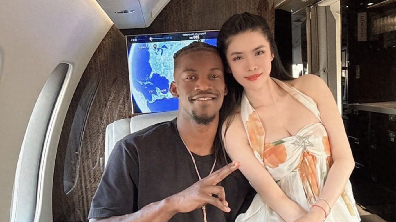 巴特勒親密合影曝光！與美女牌手乘私人飛機出遊，未來兩年賺1.1億！