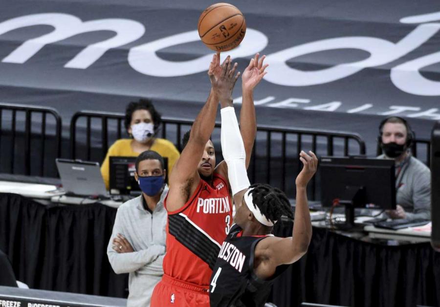 CJ McCollum leads Trail Blazers past Rockets in overtime