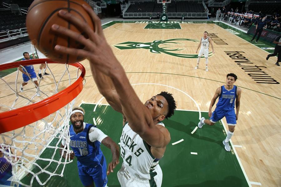 Bloodied Giannis, emotional Towns back on court for NBA preseason | ABS-CBN News