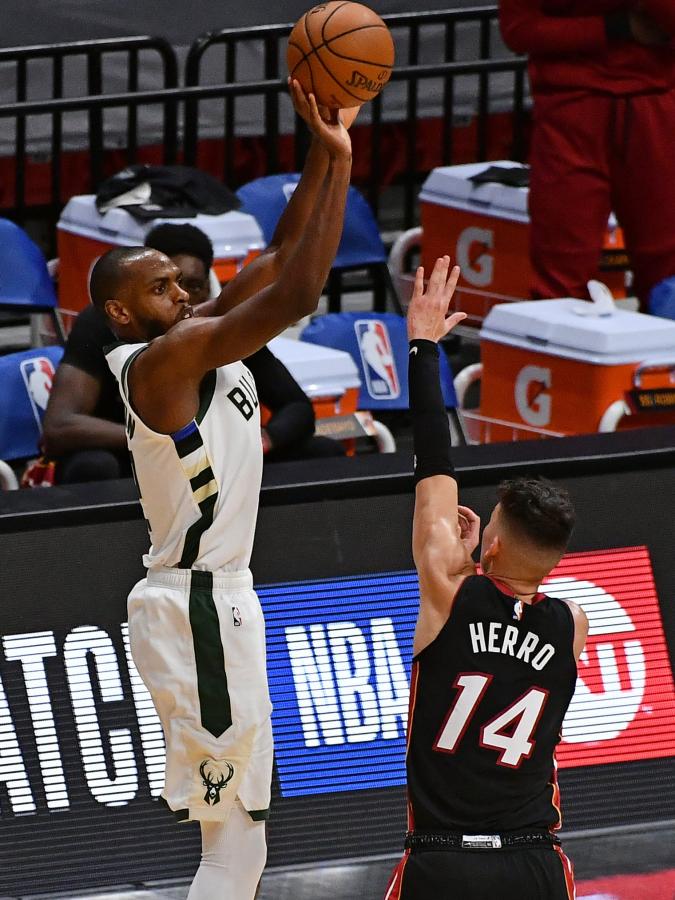 Bucks set NBA record for three-pointers made in win over Heat