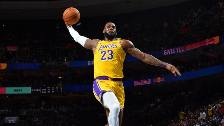 LeBron James extends, reportedly for two years, with Lakers | NBA.com