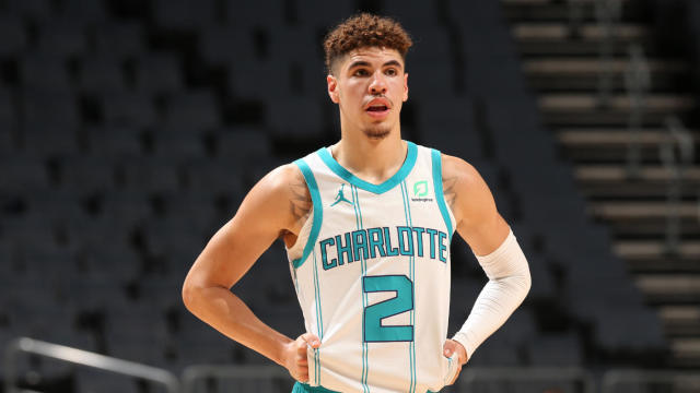 Hornets rookie LaMelo Ball continues to put on a show with his passing - CBSSports.com