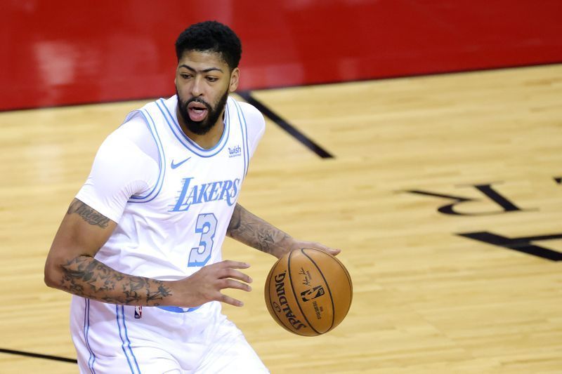 Anthony Davis helps Lakers trounce Rockets