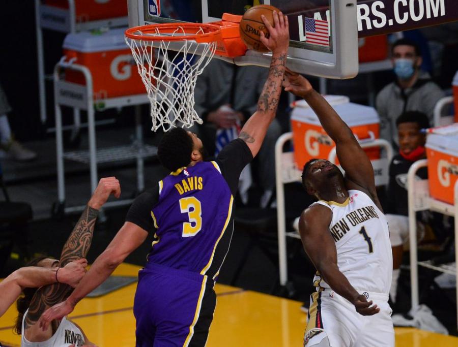 WATCH: Lakers' Anthony Davis Swats Away Zion Williamson's Close Range  Attempt - Report Door