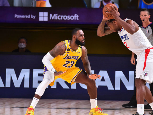 In another Lakers-Clippers nail-biter, LeBron's defense made the difference  | theScore.com