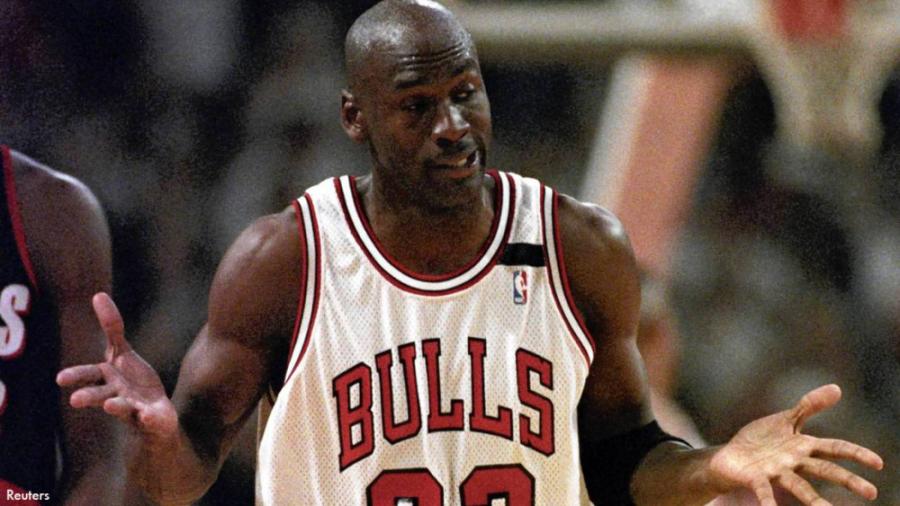 “Michael jordan Clyde Drexle”的图片搜索结果