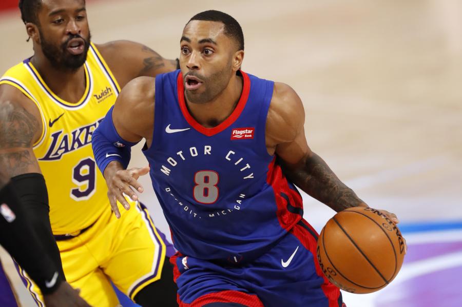 Los Angeles Lakers: Reasons for and against pursuing Wayne Ellington