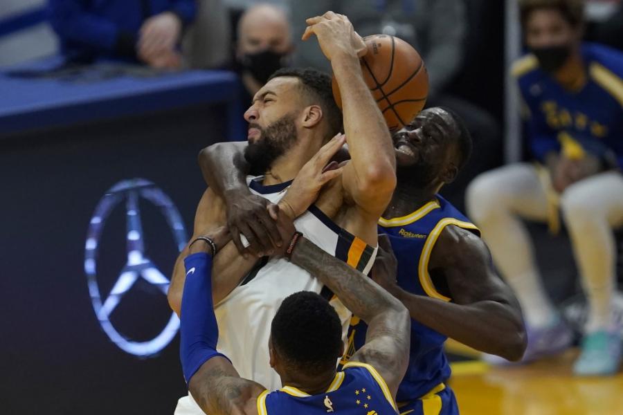 Warriors hold off NBA-leading Jazz to snap 4-game skid | Taiwan News | 2021/03/15