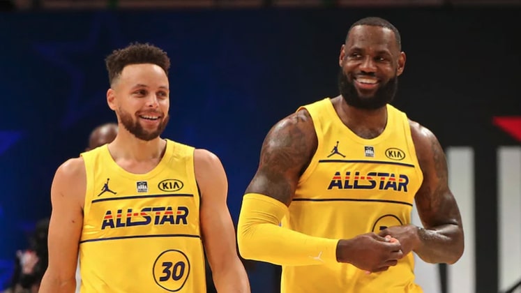 Report: LeBron James started recruiting Stephen Curry to Lakers at All-Star  break - Lakers Daily