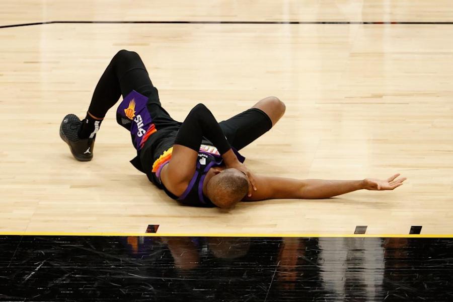 The Daily Sweat: Chris Paul's injury will help Lakers