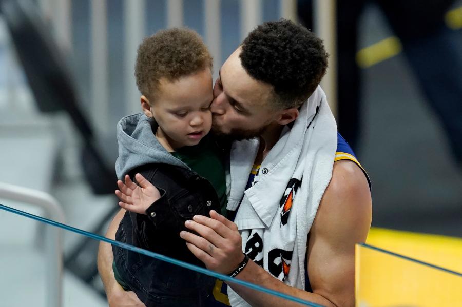 WATCH: Steph Curry's son does signature celebration on his birthday | KRON4