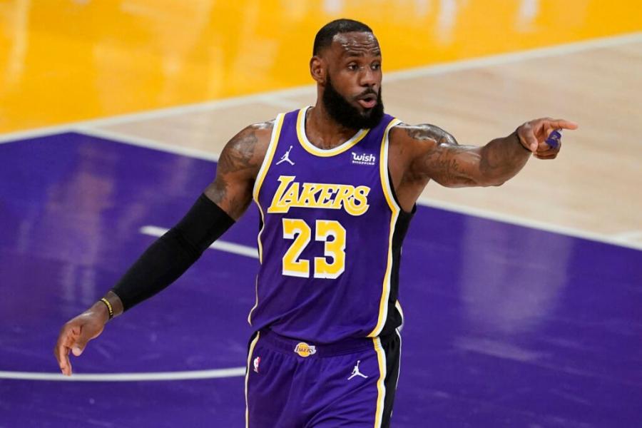 Lakers' title hopes rest on LeBron James recapturing early-season MVP form – The Athletic