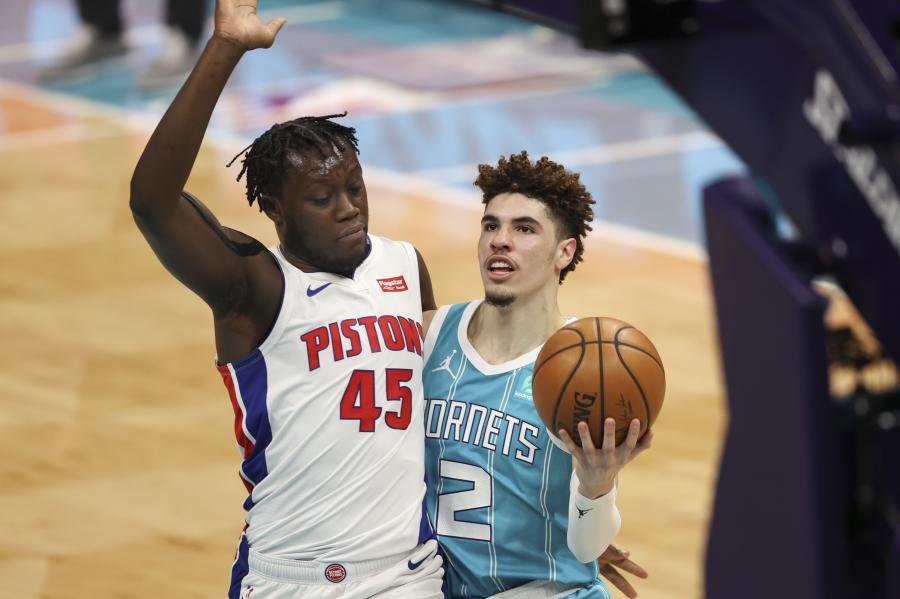 LaMelo Ball returns, helps Hornets beat Pistons