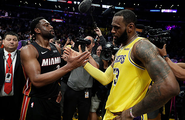 Who Is Dwyane Wade Cheering For In 2020 NBA Finals: Heat Or Lakers? – Hollywood Life