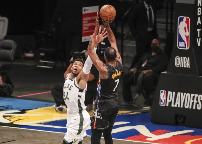 Brooklyn Nets video: Kevin Durant cooks Giannis Antetokounmpo