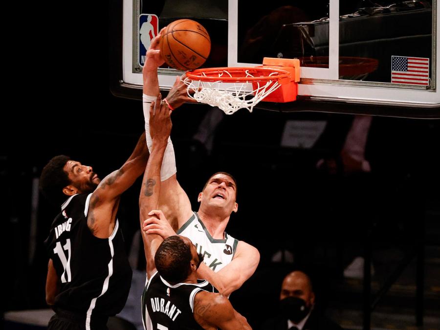 Durant scores 29 as Nets roll over Bucks in NBA series opener - France 24