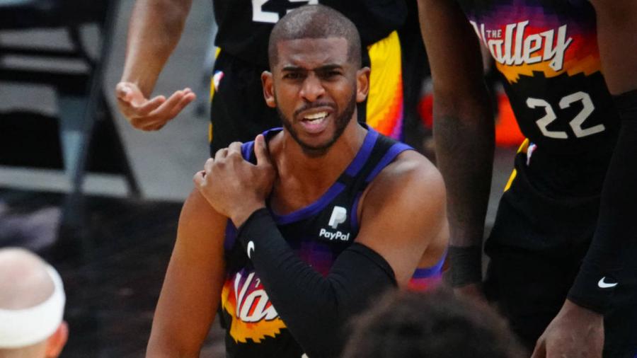 Chris Paul goes down after reaggravating shoulder injury | Yardbarker