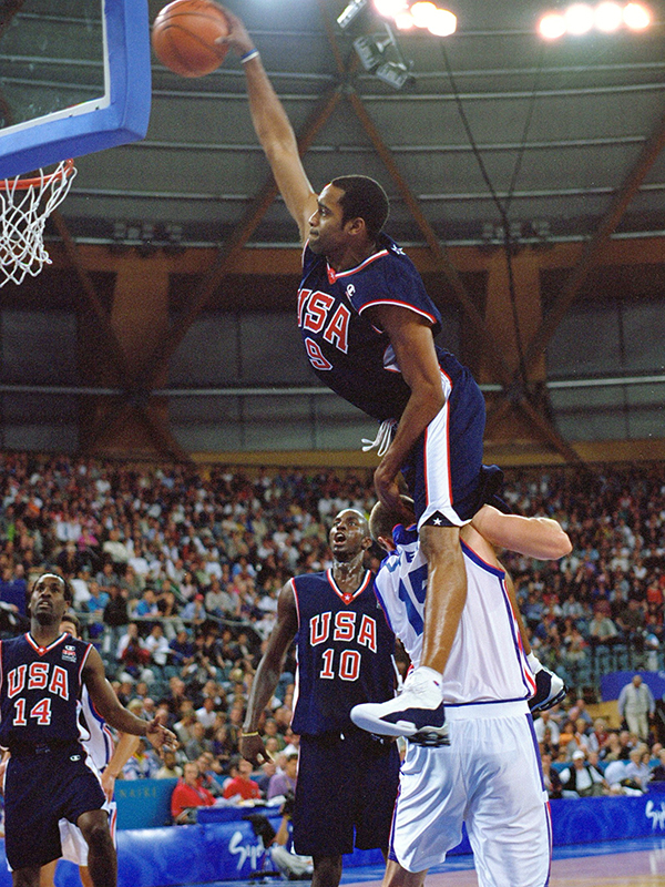 25 Sep 2000: Vince Carter of the USA in action during the Mens Basketball match against France at the Sydney Showground Dome on Day Ten of the Sydney 2000 Olympic Games in Sydney, Australia. Mandatory Credit: Darren McNamara /Allsport