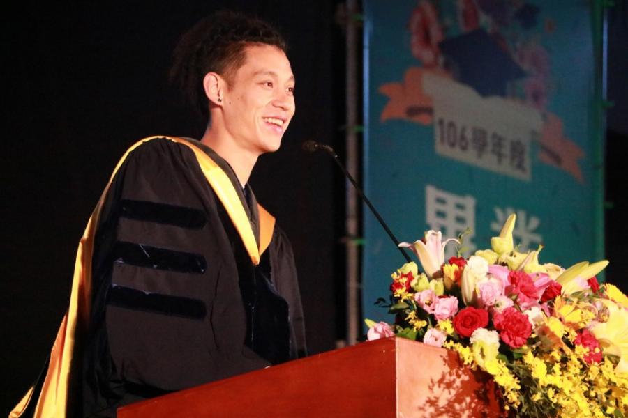 Jeremy Lin offers tips on life for Taiwanese college graduates | Taiwan News | 2018-06-09 20:50:00