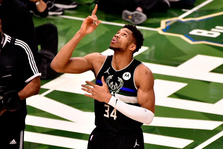 Giannis Antetokounmpo, Bucks beat Suns to win NBA title