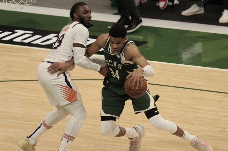 Giannis leads Bucks to blowout win over Suns in Game 3 of NBA Finals - UPI.com