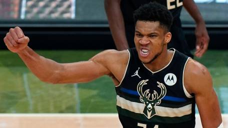 NBA Finals: Giannis Antetokounmpo scores 50 points to give Bucks first  title since 1971 | Newsday