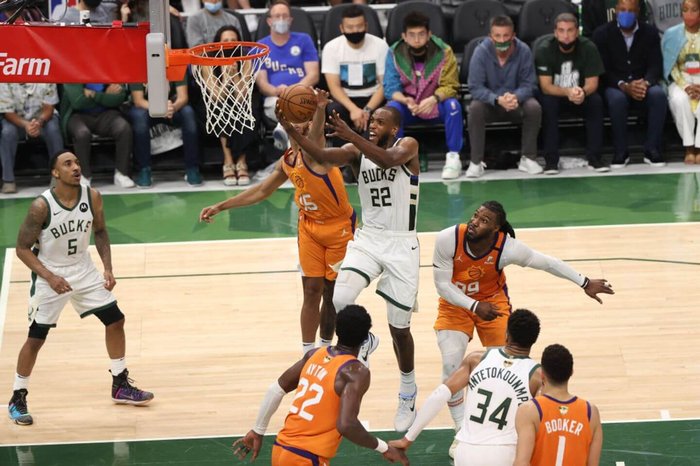 NBA Finals: Khris Middleton, Bucks beat Suns to even series 2-2 - The Athletic