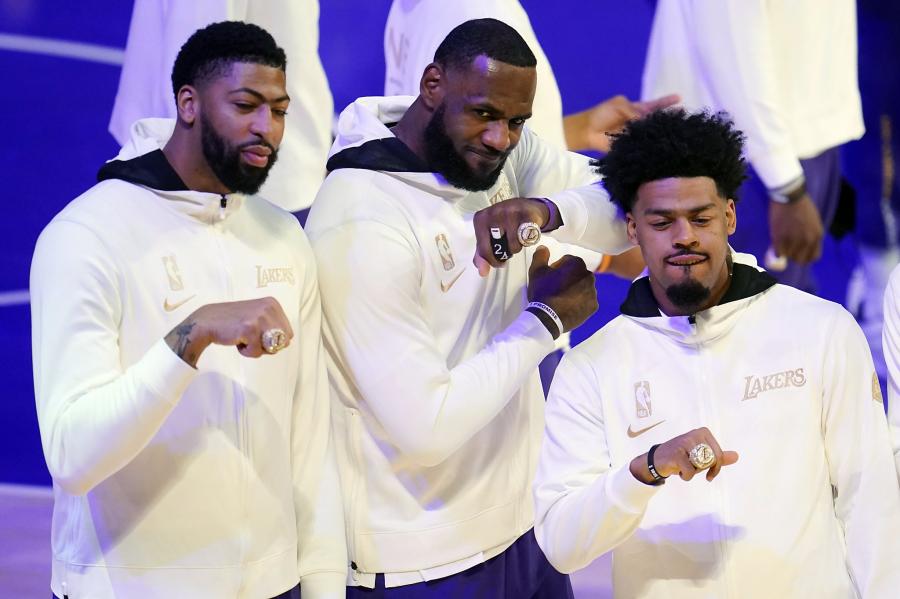 Los Angeles Lakers receive championship rings, then lose to Clippers