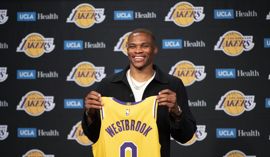 Lakers_Westbrook_Basketball_72456.jpg-198a1_c0-0-6048-3526_s885x516