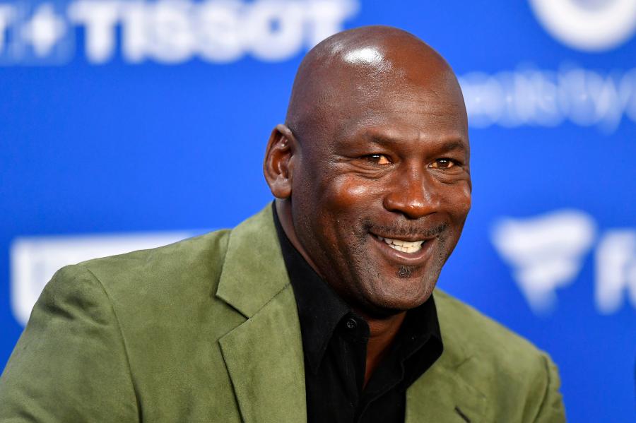 Nine Years Later, Michael Jordan Still Can&#39;t Sell His .8 Million  Illinois Mansion | Vanity Fair