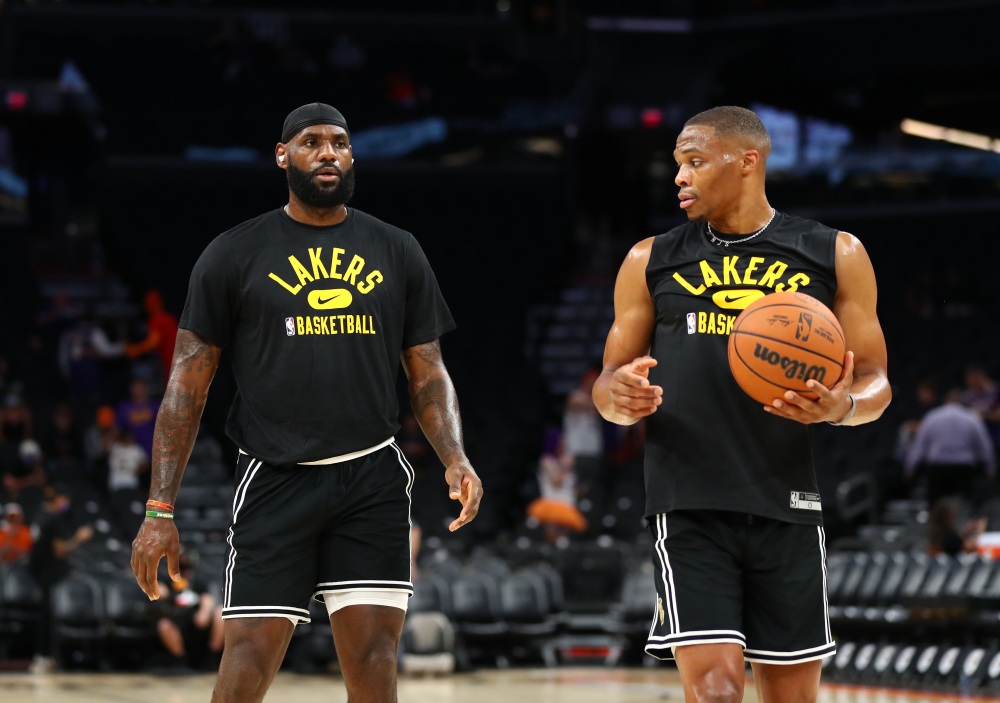 Lakers&#39; Vogel: LeBron, Westbrook will play at least 2 preseason games