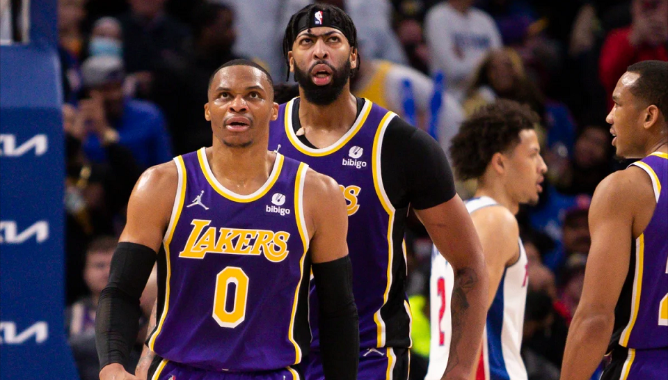 anthony-davis-lebron-james-russell-westbrook-lakers-1024x576