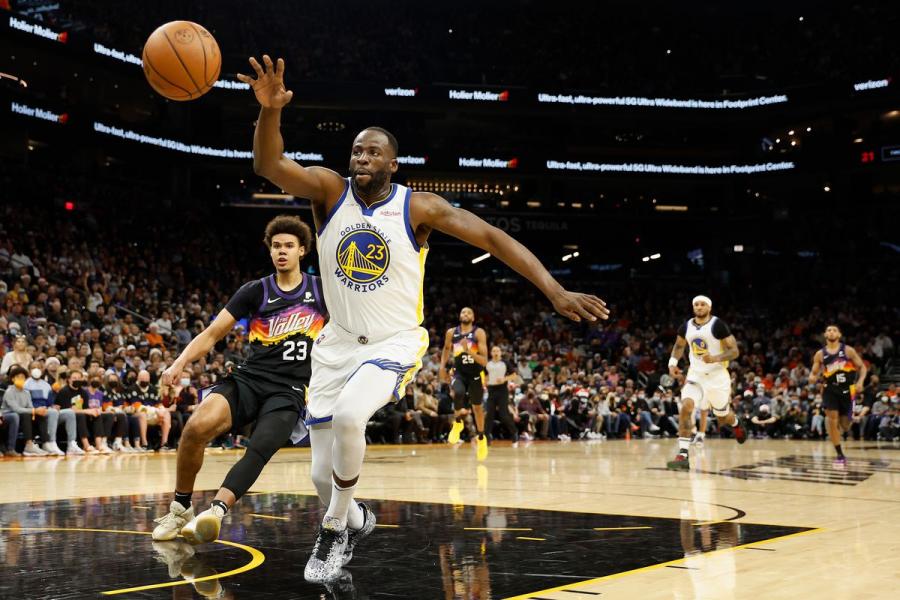 Shorthanded Warriors fight their way past Suns in 116-107 Xmas victory -  Golden State Of Mind