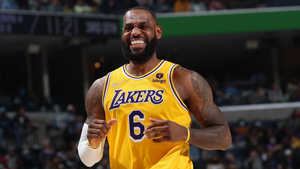 MEMPHIS, TN - DECEMBER 29: LeBron James #6 of the Los Angeles Lakers smiles during a game against the Memphis Grizzlies on December 29, 2021 at FedExForum in Memphis, Tennessee. NOTE TO USER: User expressly acknowledges and agrees that, by downloading and or using this photograph, User is consenting to the terms and conditions of the Getty Images License Agreement. Mandatory Copyright Notice: Copyright 2021 NBAE (Photo by Joe Murphy/NBAE via Getty Images)