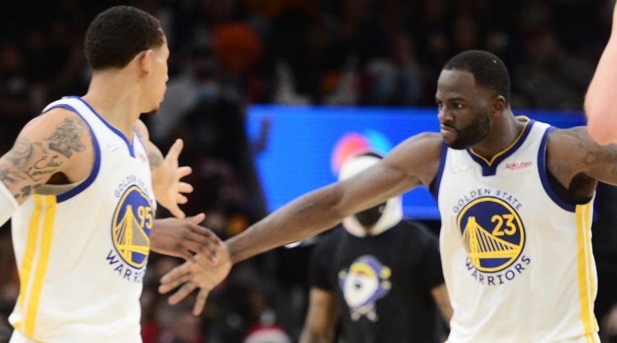 Steph Curry finally shows out on Christmas in Warriors&#39; win vs. Suns - Sports Illustrated