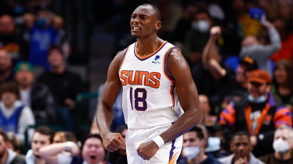 Phoenix-Suns-forward-Bismack-Biyombo