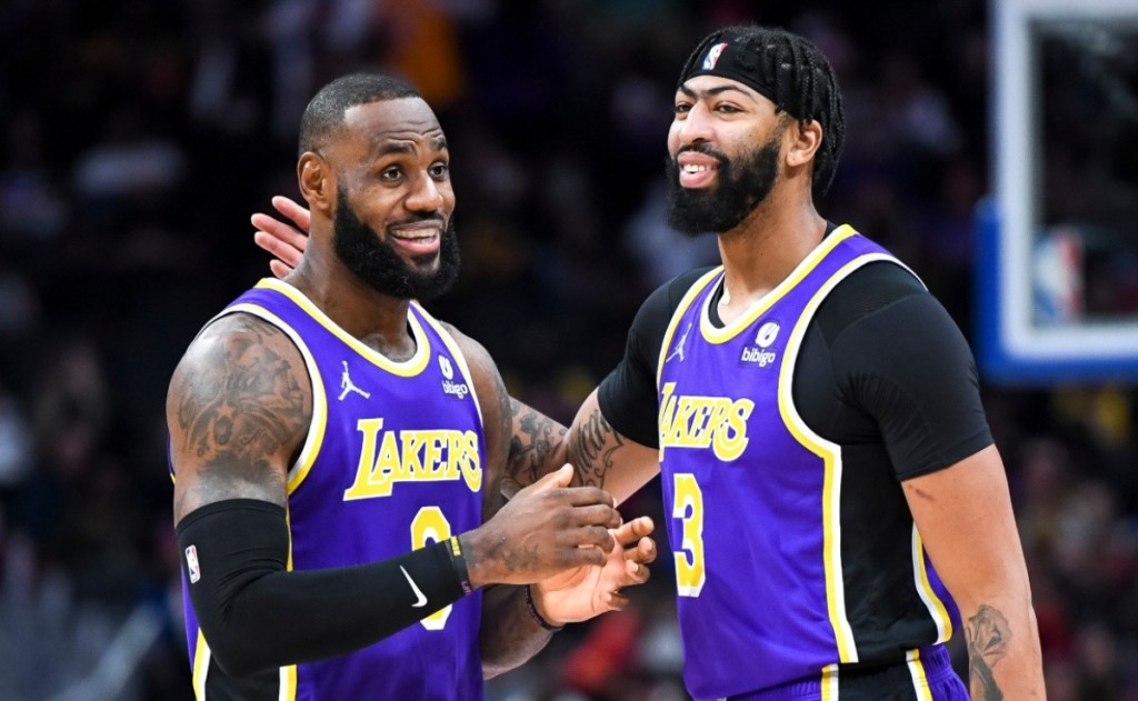 Does he want him out of the Lakers? LeBron James's message about the future  of Anthony Davis - Spot my Sports