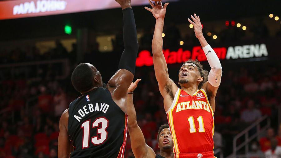 NBA Playoffs: Trae Young hits game-winner to give Hawks first victory vs  Heat | Marca