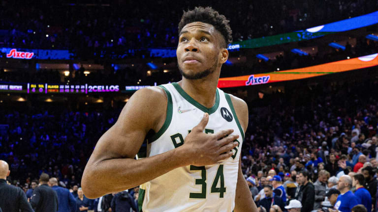 giannis-antetokounmpo-scores-44-lead-bucks-past