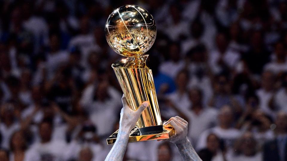 nba-championship-trophy_15ufbl723npo01jorac2itmspv (1)