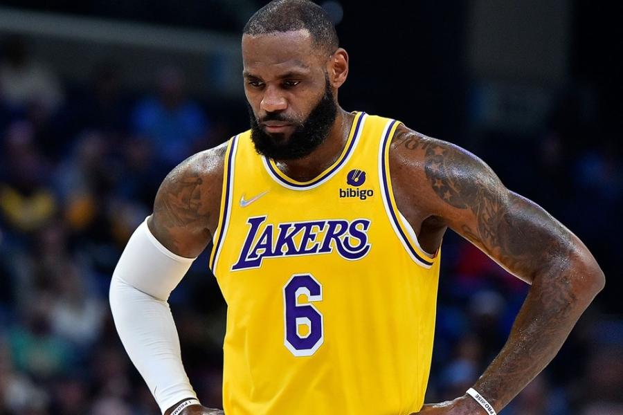 慘敗鵜鶘！LeBron James 因為失誤遭到湖人球迷噓聲以待| HYPEBEAST