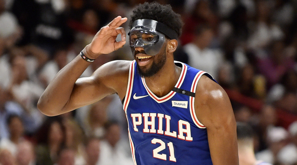 joel-embiid-mask-playoffsjpg