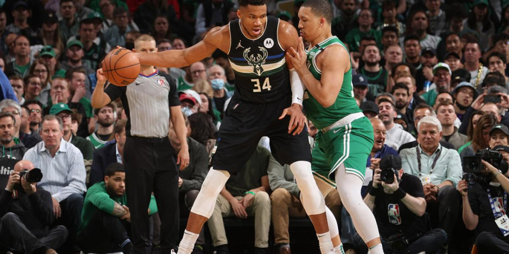 Giannis-Antetokounmpo-Grant-Williams-GettyImages-1240429273