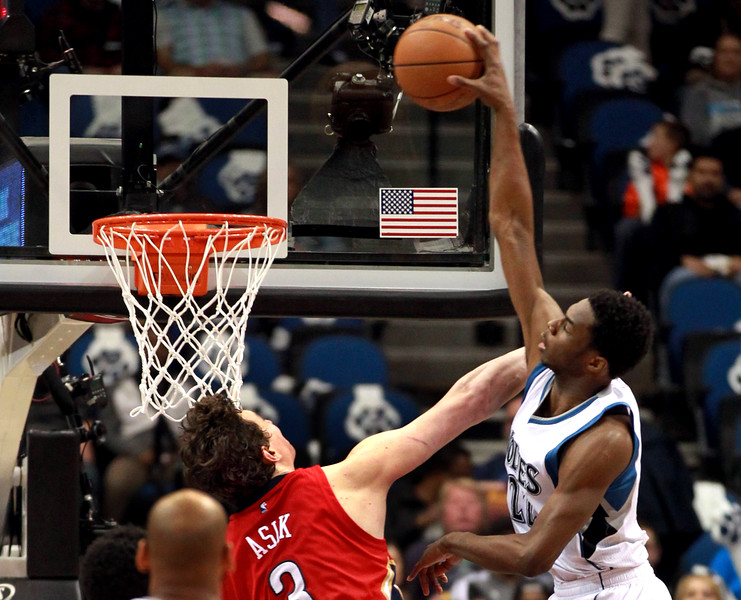 Andrew Wiggins Dunks All Over Omer Asik (VIDEO)