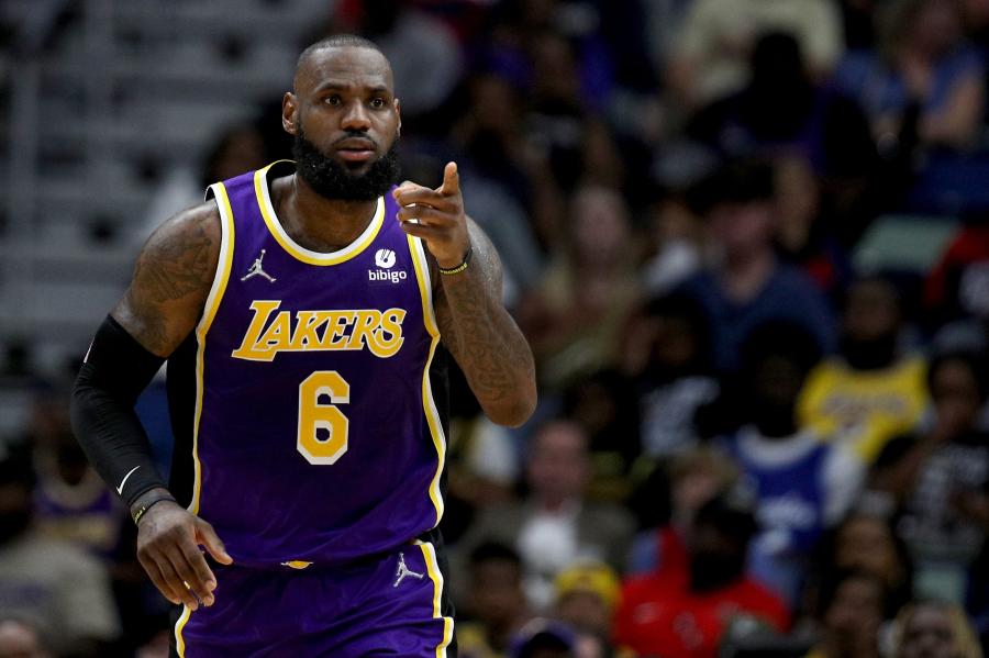 2 former LeBron James teammates the Los Angeles Lakers can sign